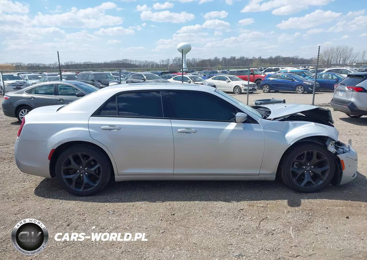 2023 Chrysler 300 300S VIN:2C3CCABG4PH628545 - 13