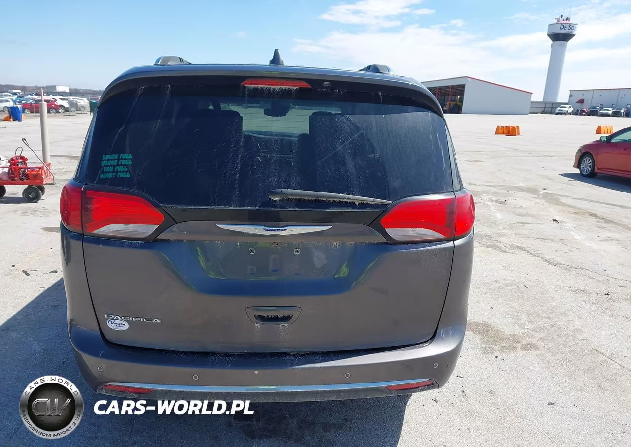 2020 Chrysler Pacifica Touring L Plus VIN:2C4RC1EG5LR127668 - 16