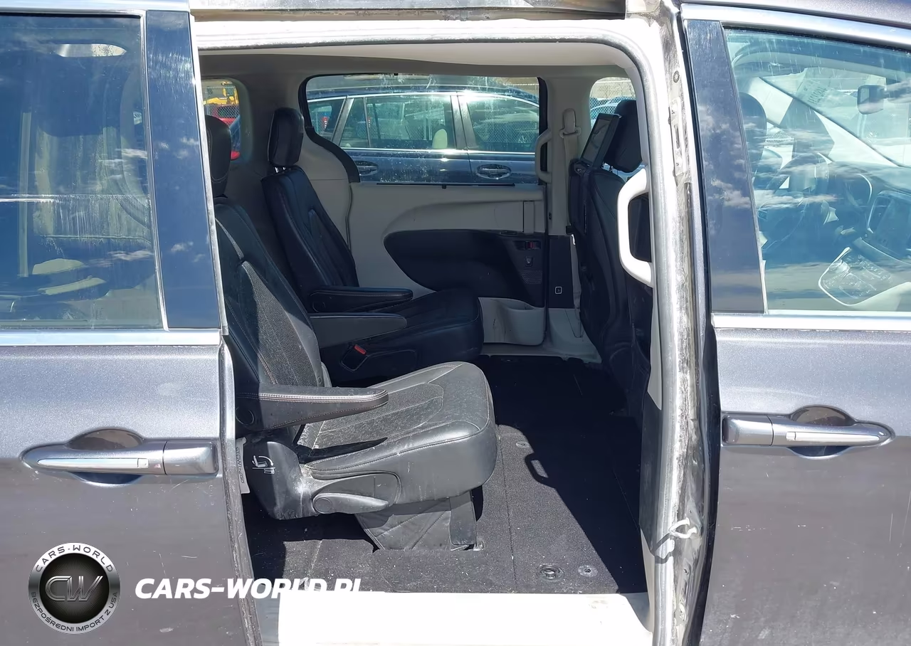 2020 Chrysler Pacifica Touring L Plus VIN:2C4RC1EG5LR127668 - 8