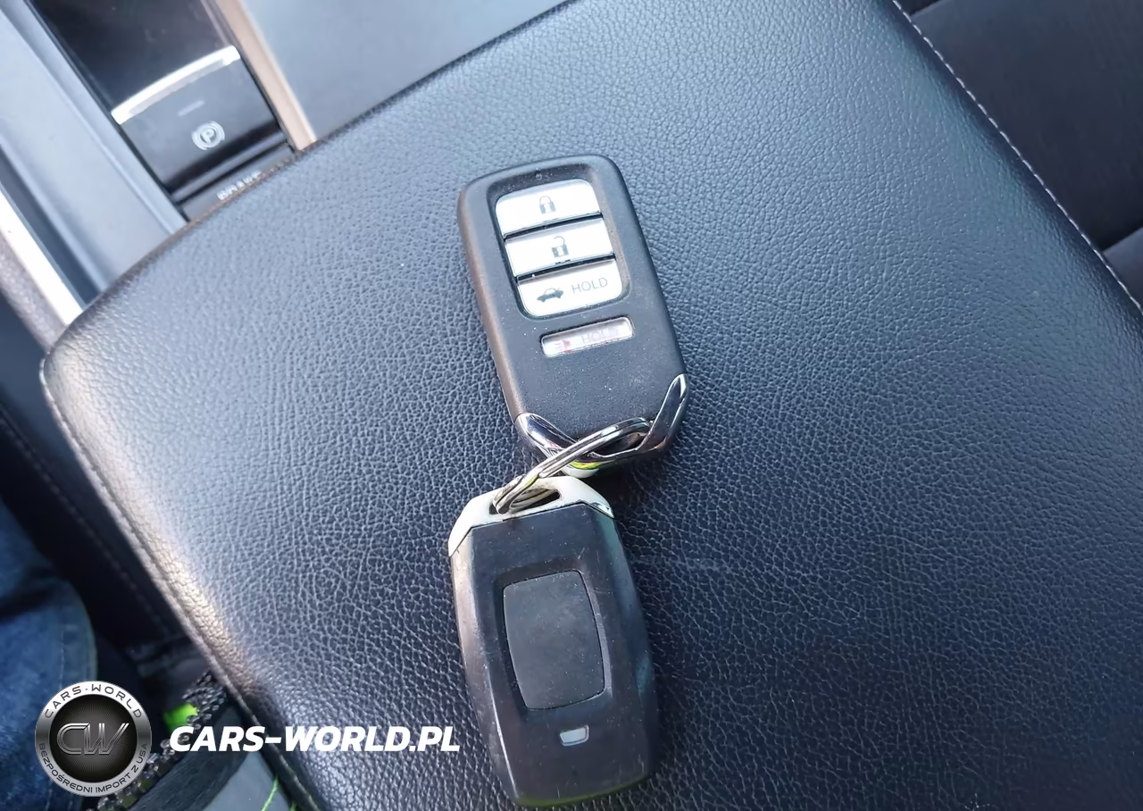 2018 Honda Accord Sport VIN:1HGCV1F3XJA237789 - 11
