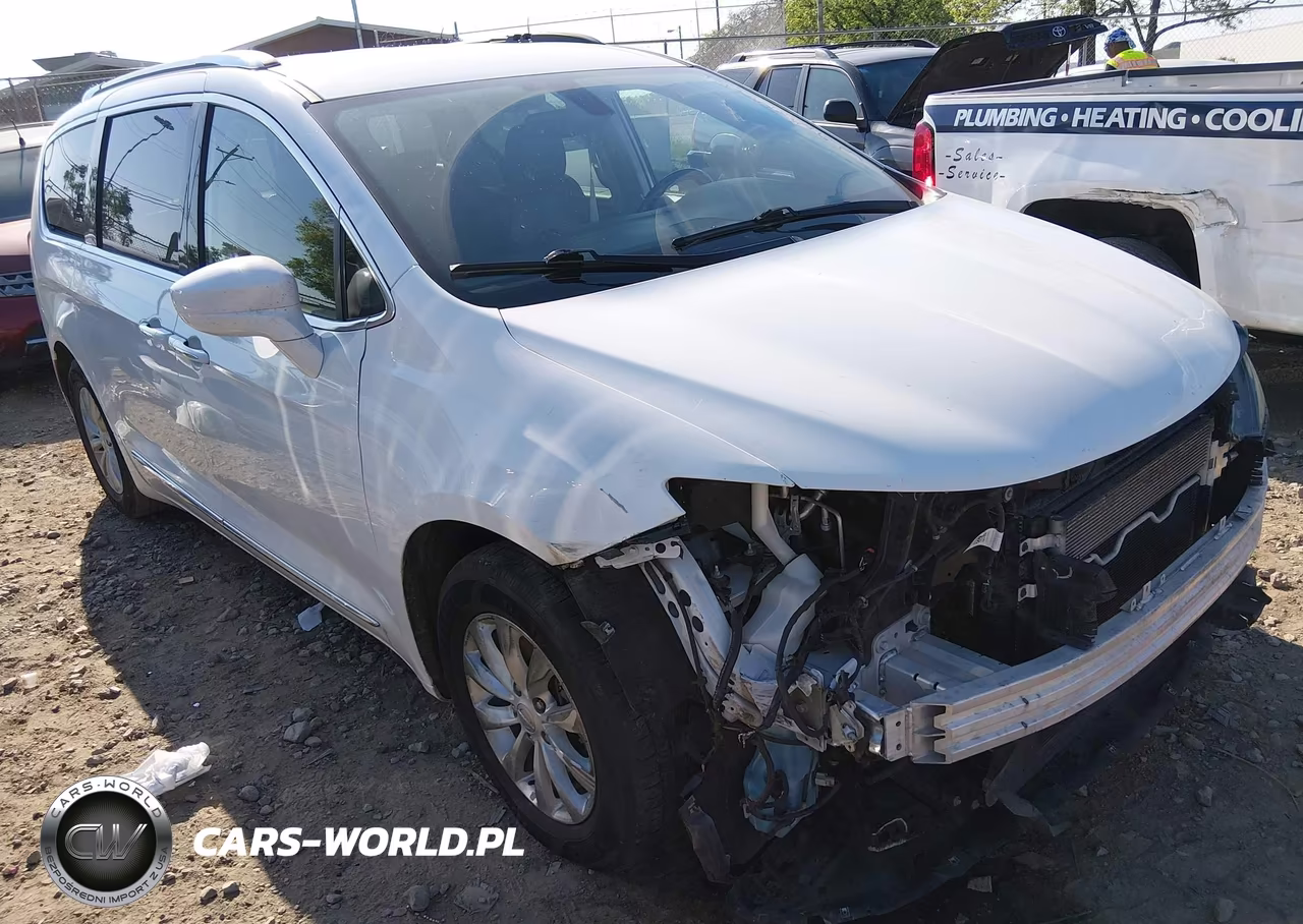 2019 Chrysler Pacifica Touring L – zdjęcie 1 z 17