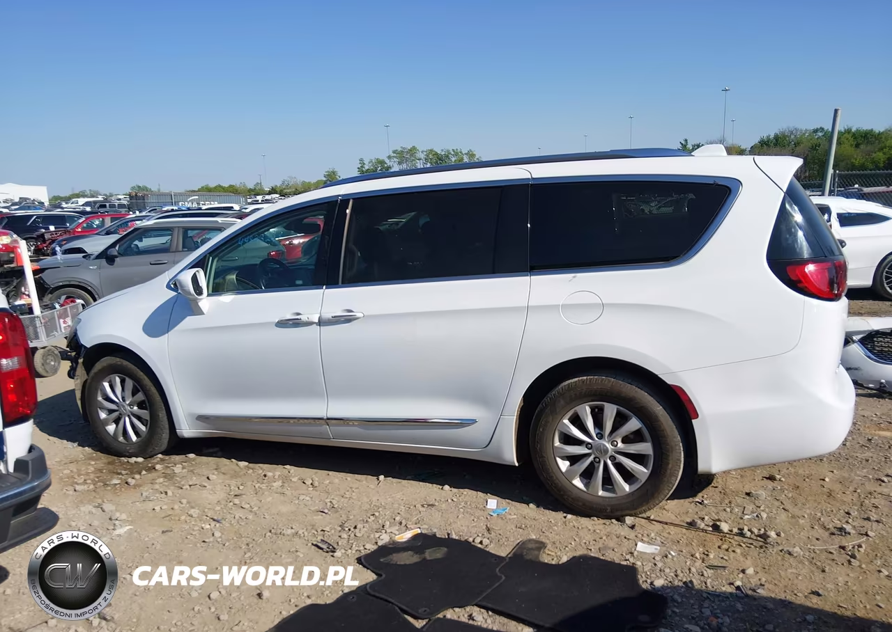 2019 Chrysler Pacifica Touring L VIN:2C4RC1BG4KR650621 - 15