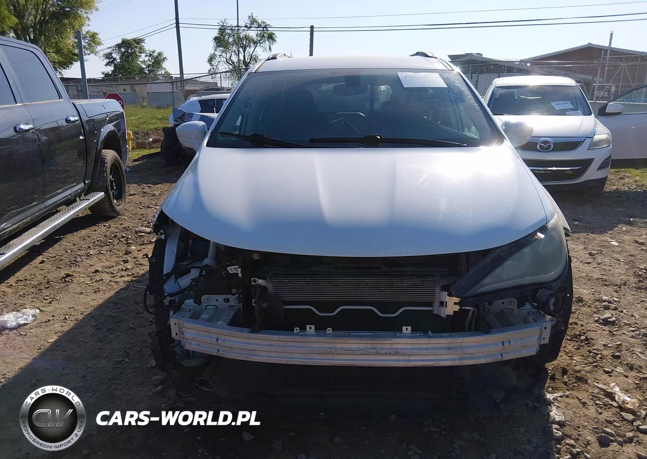 2019 Chrysler Pacifica Touring L VIN:2C4RC1BG4KR650621 - 6