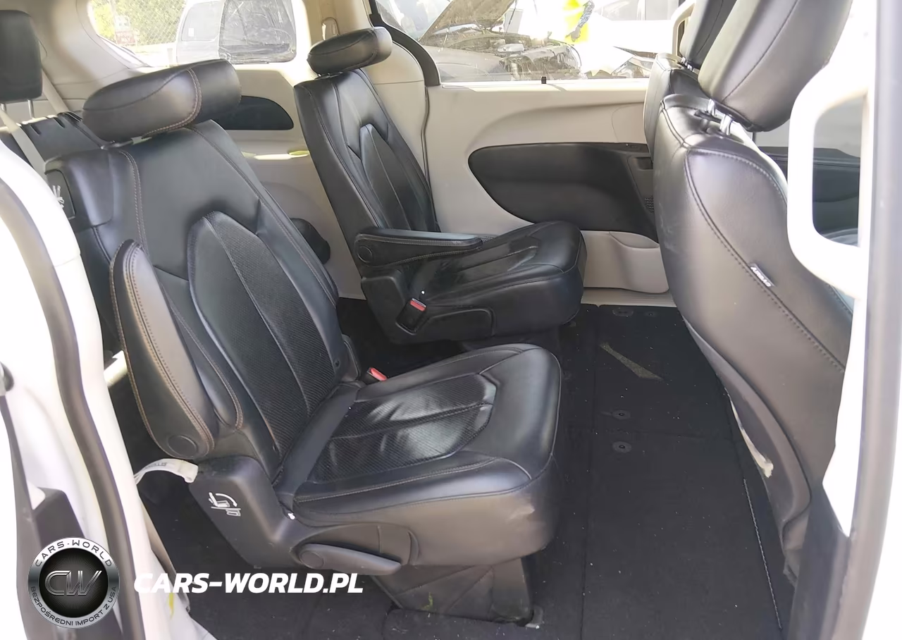 2019 Chrysler Pacifica Touring L VIN:2C4RC1BG4KR650621 - 8