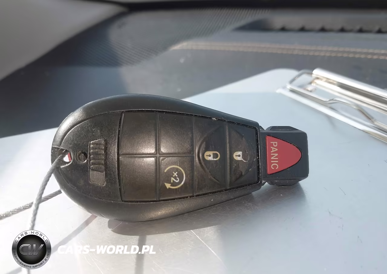 2018 Jeep Cherokee Latitude Tech Connect 4X4 VIN:1C4PJMCB9JD586921 - 11