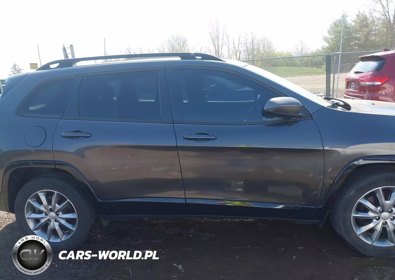 2018 Jeep Cherokee Latitude Tech Connect 4X4 VIN:1C4PJMCB9JD586921 - 13