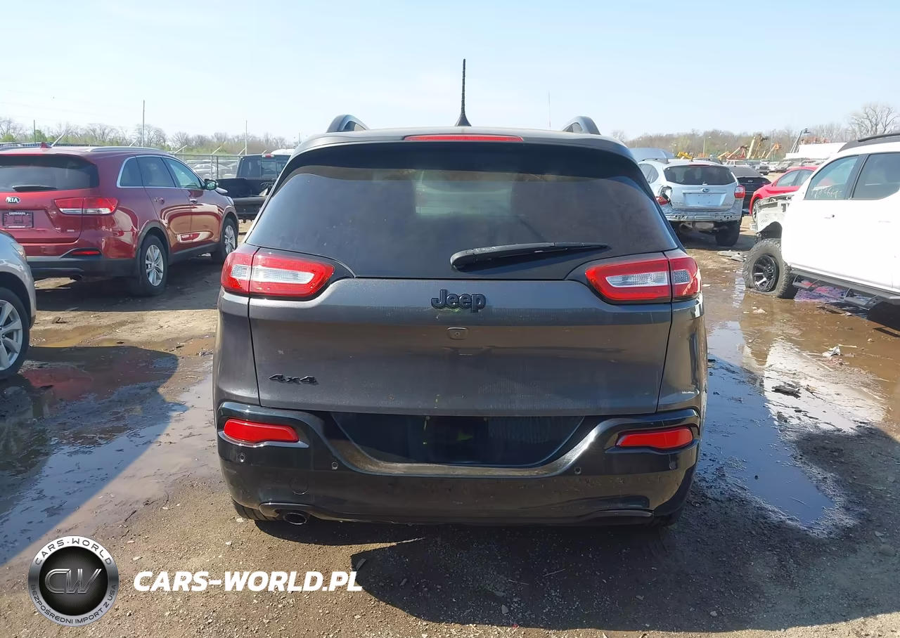 2018 Jeep Cherokee Latitude Tech Connect 4X4 VIN:1C4PJMCB9JD586921 - 16