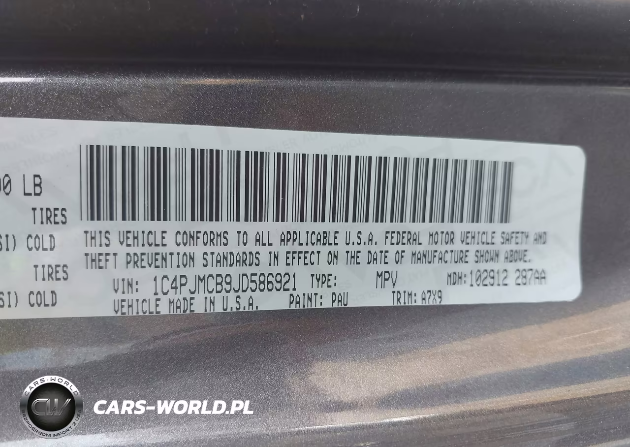 2018 Jeep Cherokee Latitude Tech Connect 4X4 VIN:1C4PJMCB9JD586921 - 9