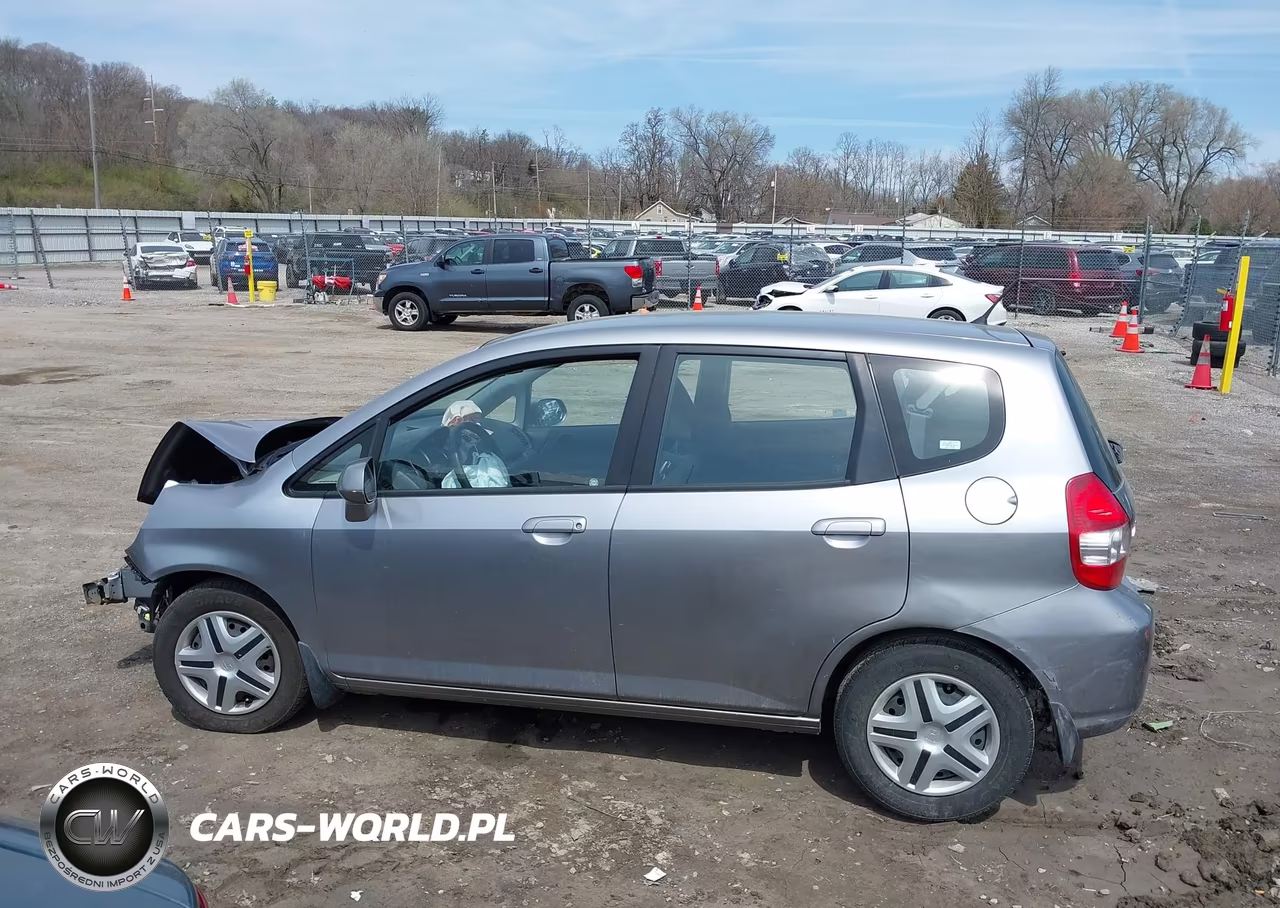 2008 Honda Fit VIN:JHMGD38498S061115 - 15