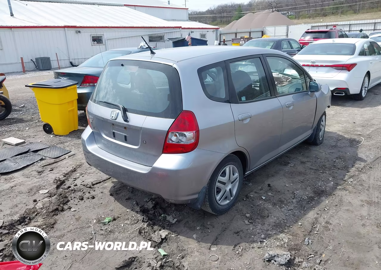 2008 Honda Fit VIN:JHMGD38498S061115 - 4