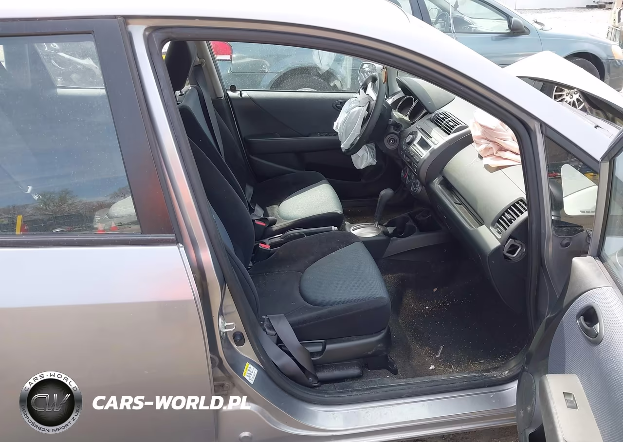 2008 Honda Fit VIN:JHMGD38498S061115 - 5