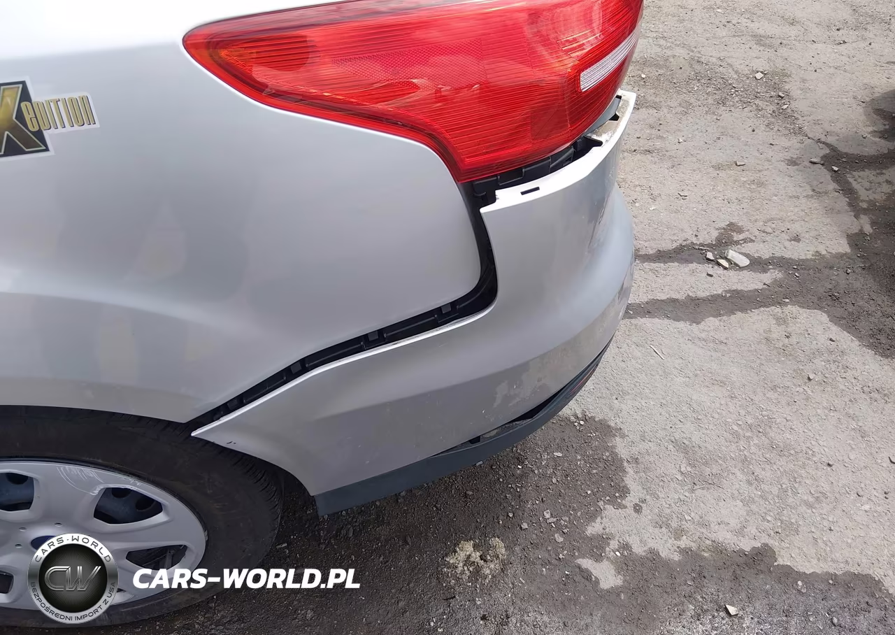 2015 Ford Focus S VIN:1FADP3E21FL220396 - 6