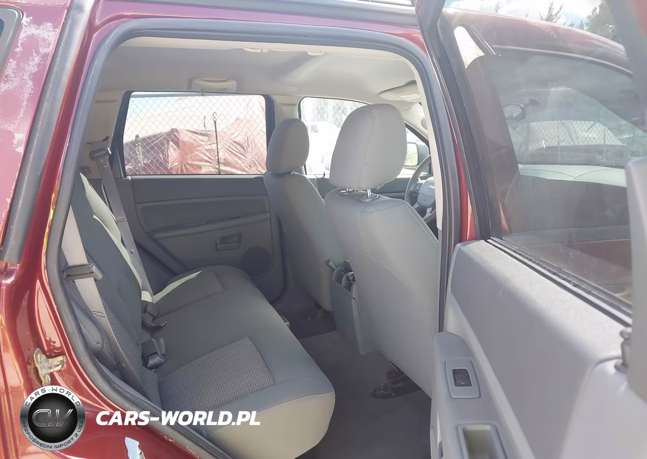 2007 Jeep Grand Cherokee Laredo VIN:1J8GR48K97C596888 - 8