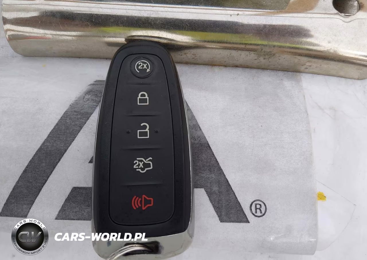 2019 Ford Escape Titanium VIN:1FMCU0J94KUB20731 - 11