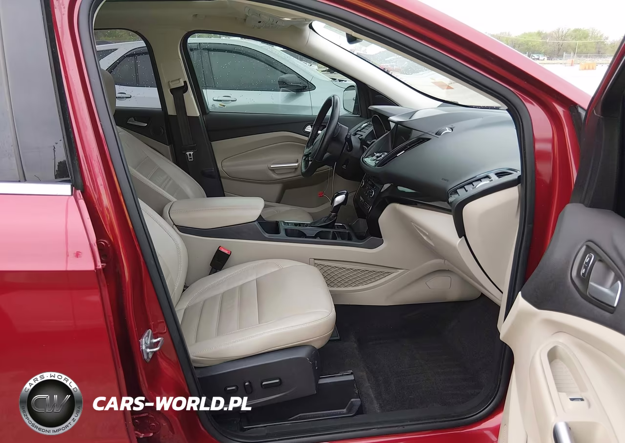 2019 Ford Escape Titanium VIN:1FMCU0J94KUB20731 - 5