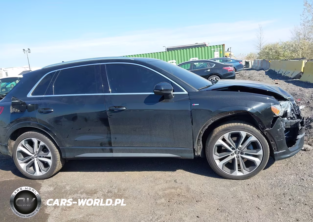 2019 Audi Q3 2.0T S Line Premium VIN:WA1EECF31K1082127 - 13