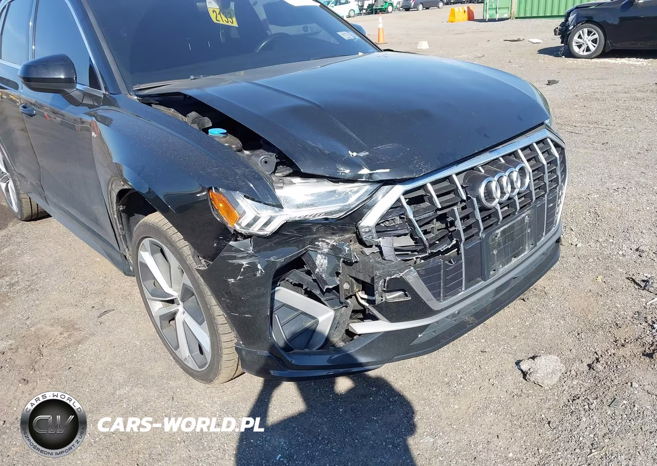 2019 Audi Q3 2.0T S Line Premium VIN:WA1EECF31K1082127 - 6