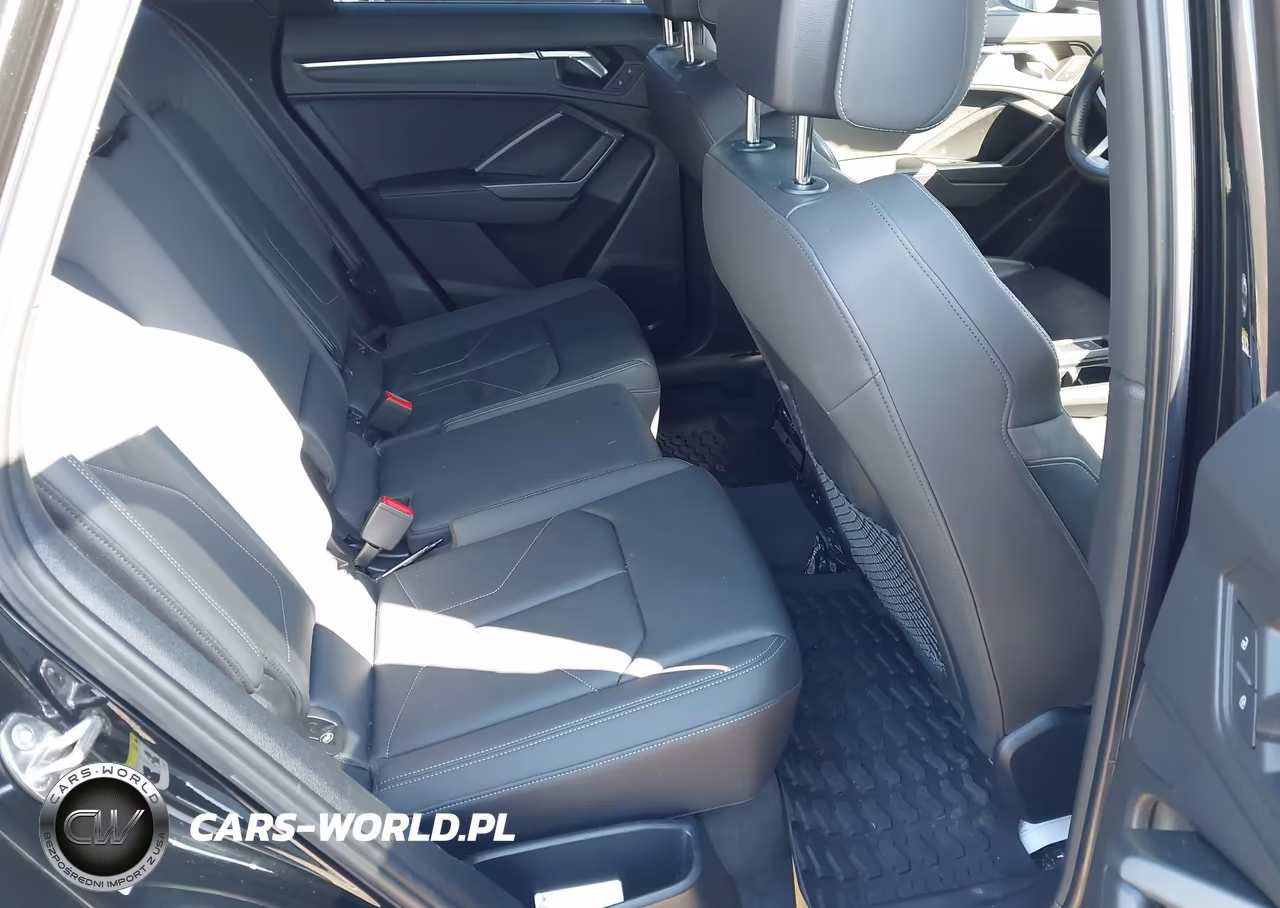 2019 Audi Q3 2.0T S Line Premium VIN:WA1EECF31K1082127 - 8