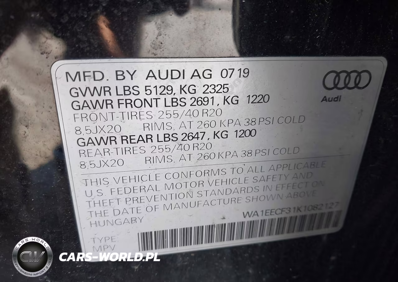 2019 Audi Q3 2.0T S Line Premium VIN:WA1EECF31K1082127 - 9