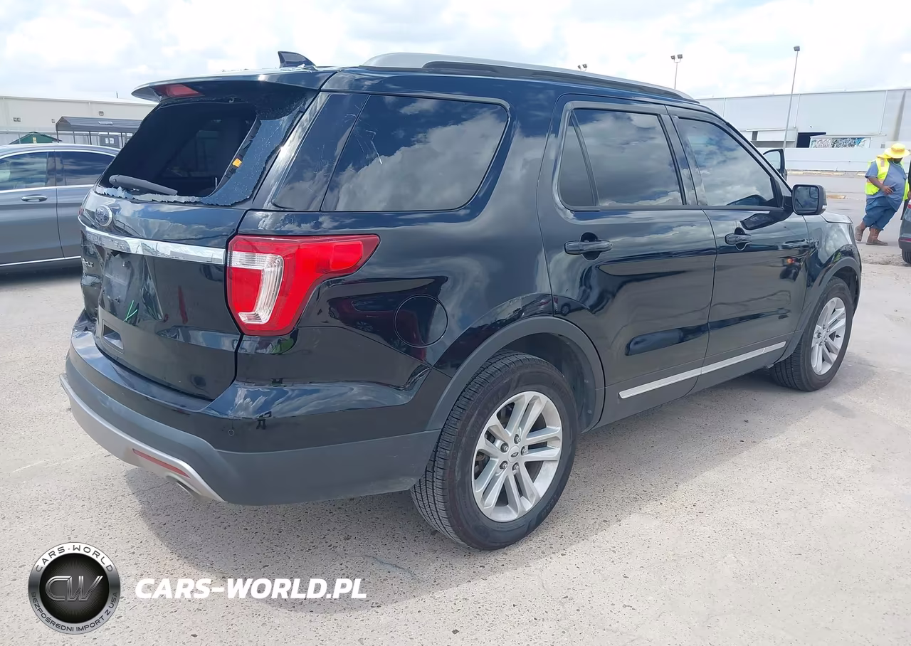 2017 Ford Explorer Xlt VIN:1FM5K7D82HGA93059 - 4