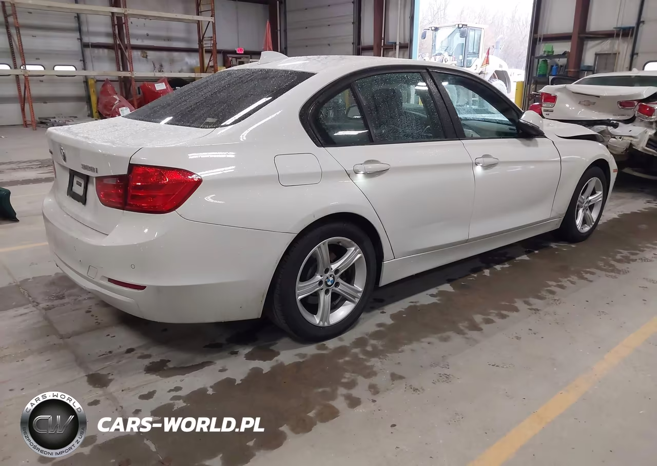 2013 BMW 328I xDrive VIN:WBA3B3C52DJ976911 - 4