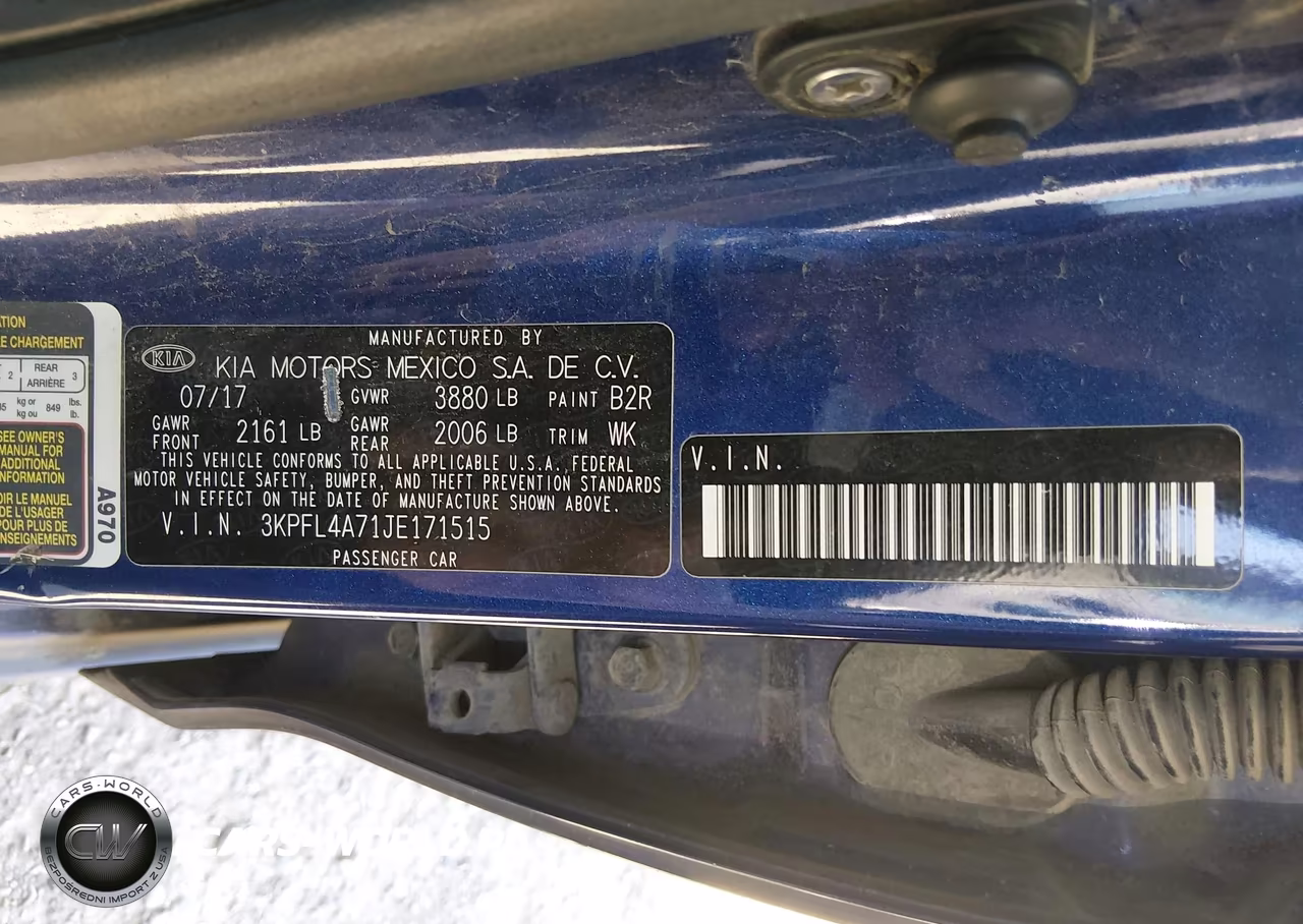 2018 Kia Forte S VIN:3KPFL4A71JE171515 - 9