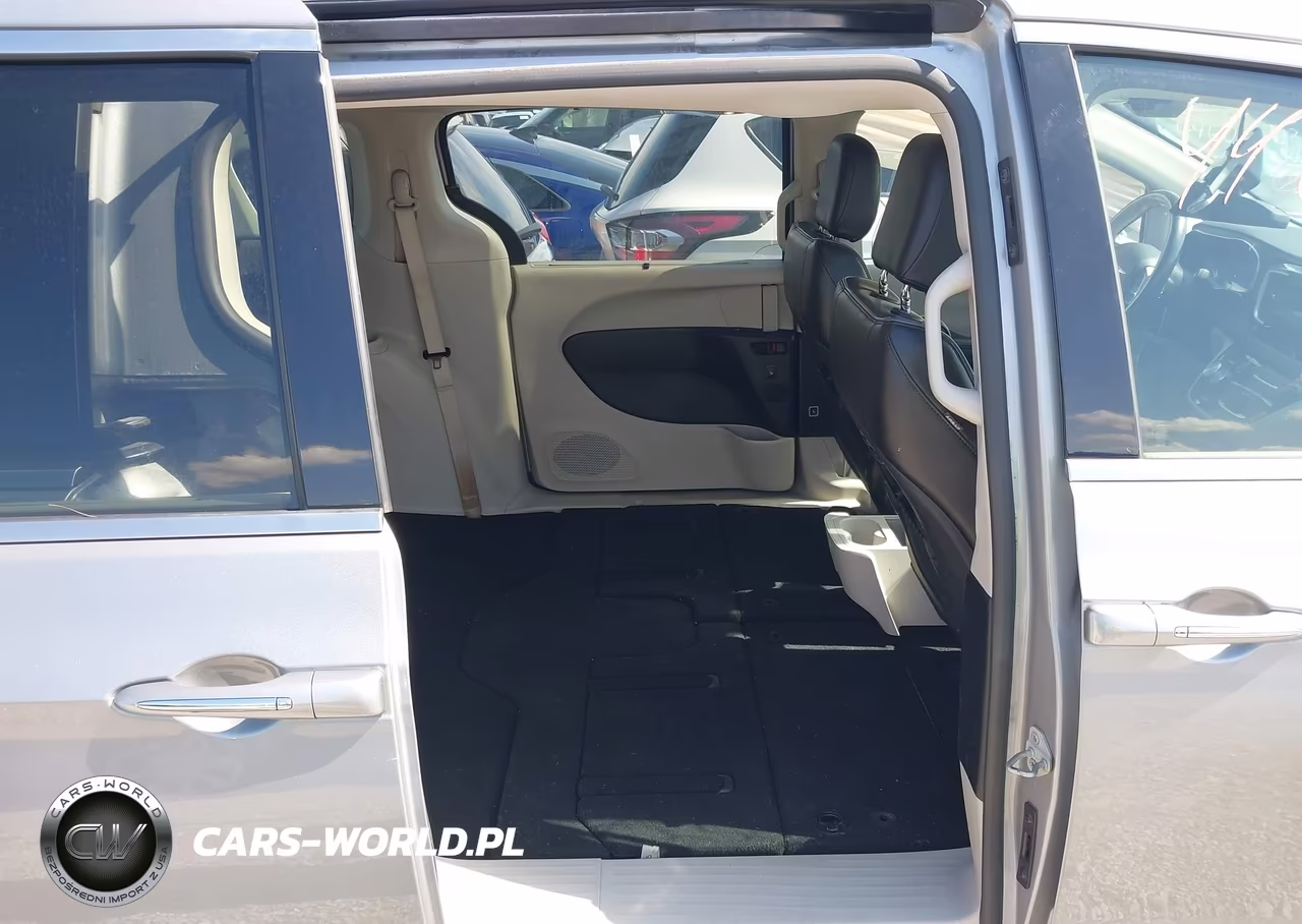 2020 Chrysler Pacifica Limited VIN:2C4RC1GG4LR283598 - 8
