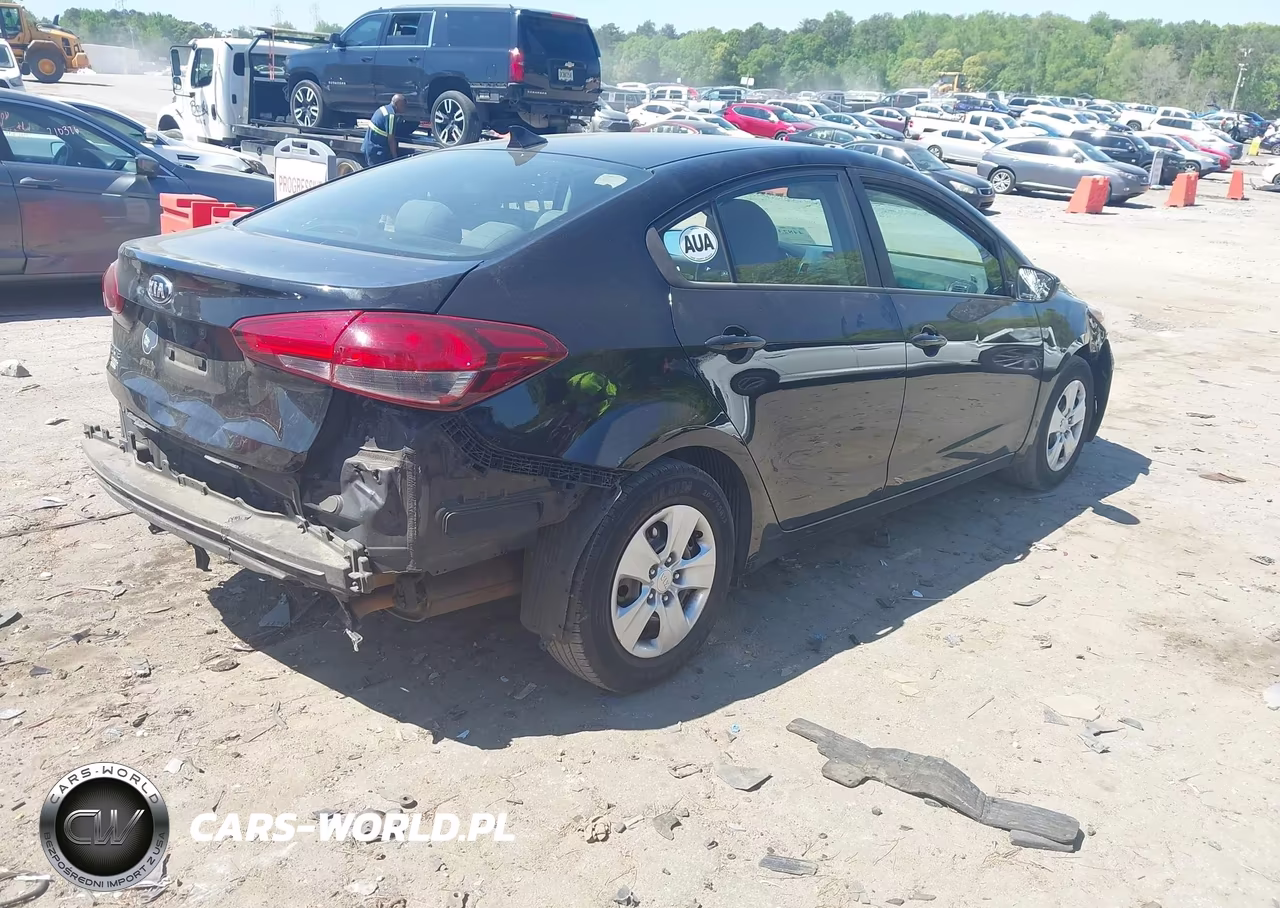 2018 Kia Forte Lx VIN:3KPFK4A70JE229262 - 4