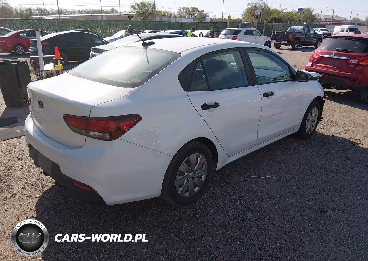 2018 Kia Rio Lx VIN:3KPA24ABXJE069390 - 4