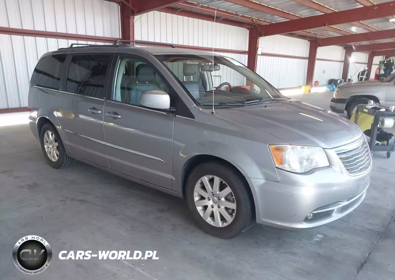 2013 Chrysler Town & Country Touring