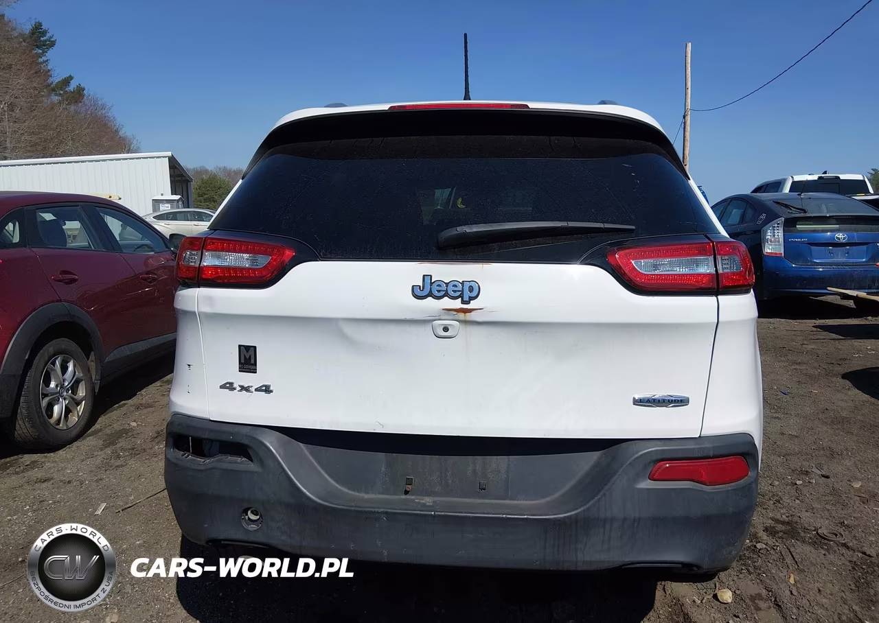 2016 Jeep Cherokee Latitude VIN:1C4PJMCBXGW359718 - 17