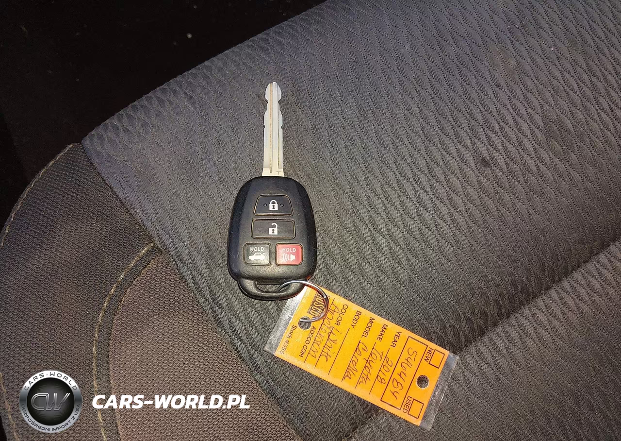 2018 Toyota Corolla Le VIN:2T1BURHE2JC014135 - 11