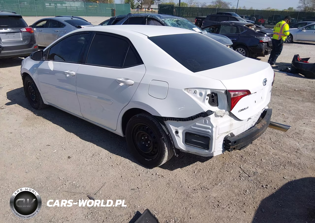 2018 Toyota Corolla Le VIN:2T1BURHE2JC014135 - 3