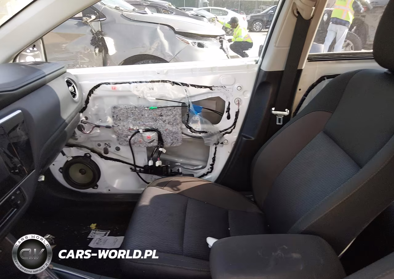 2018 Toyota Corolla Le VIN:2T1BURHE2JC014135 - 5