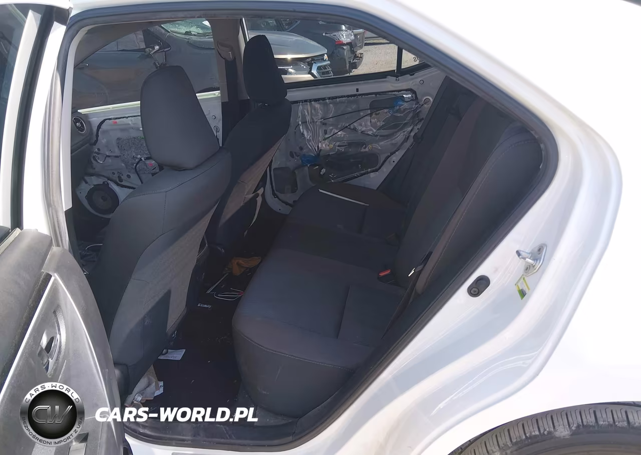 2018 Toyota Corolla Le VIN:2T1BURHE2JC014135 - 8