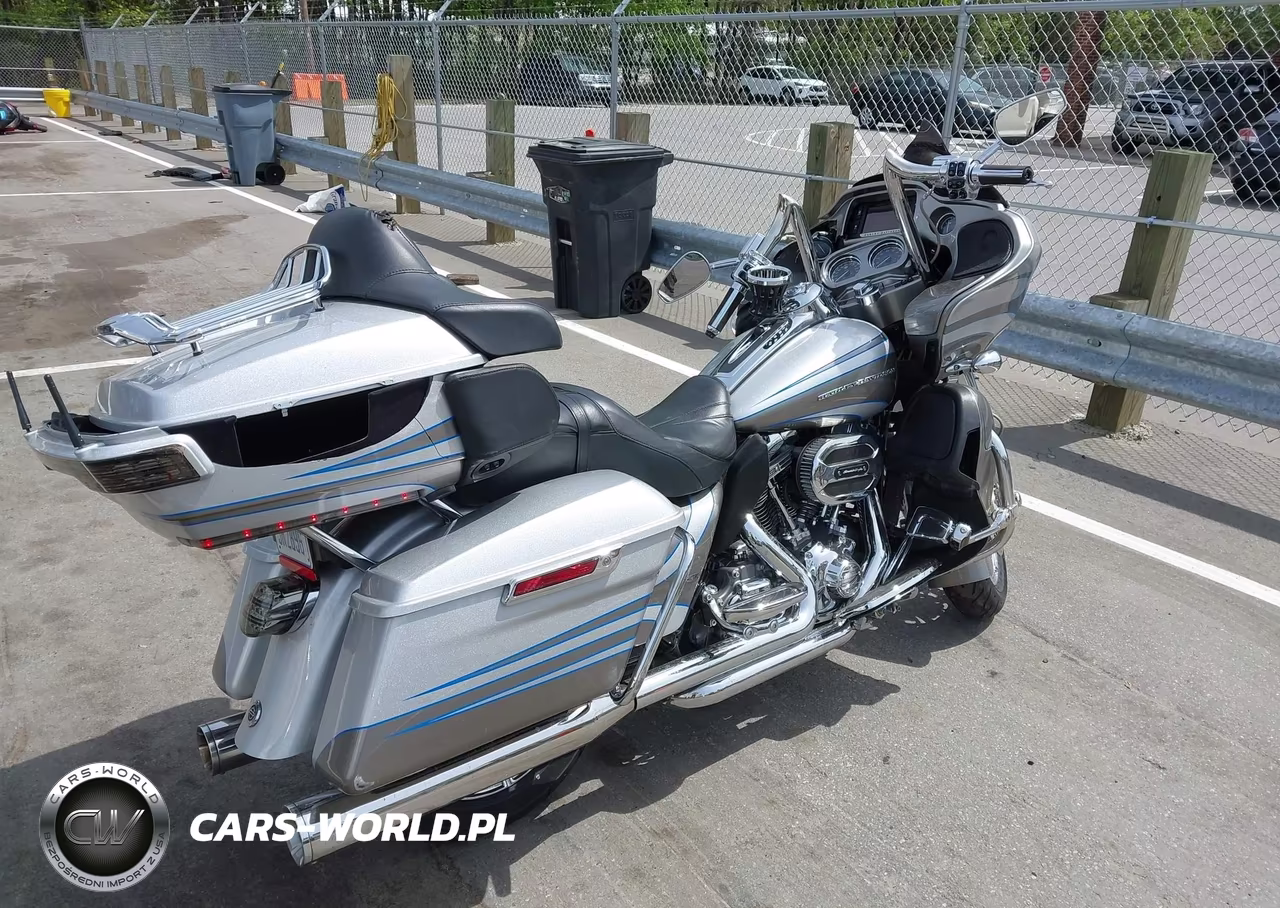 2016 Harley-Davidson Fltruse Cvo Road Glide VIN:1HD1TAN11GB950710 - 4