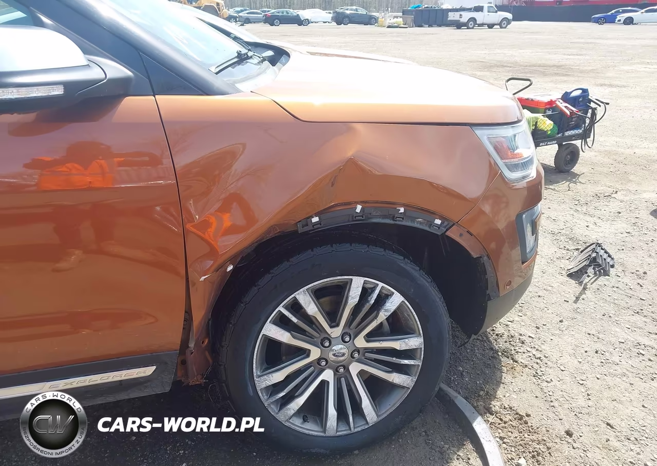 2017 Ford Explorer Platinum VIN:1FM5K8HT6HGE20194 - 6
