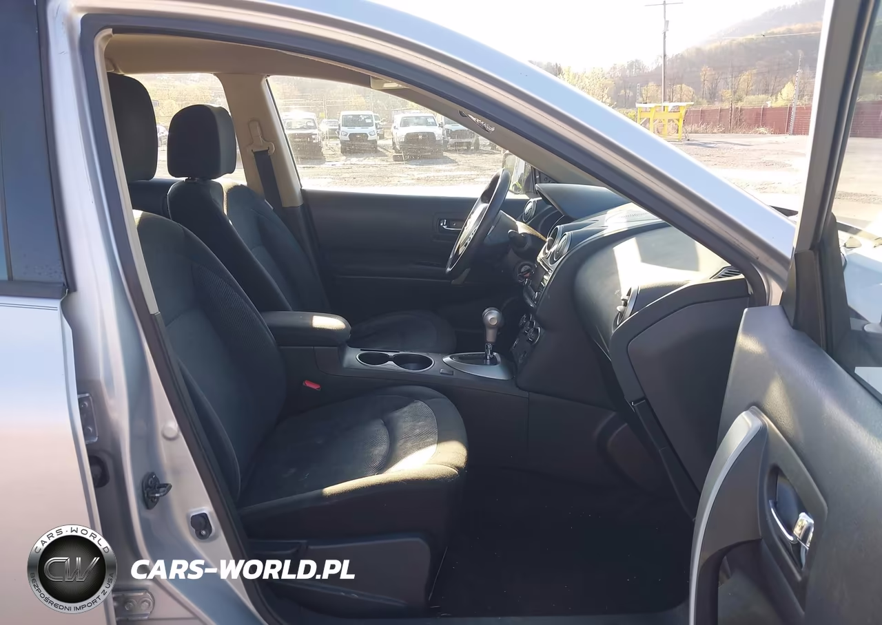 2015 Nissan Rogue Select S VIN:JN8AS5MV4FW769824 - 5
