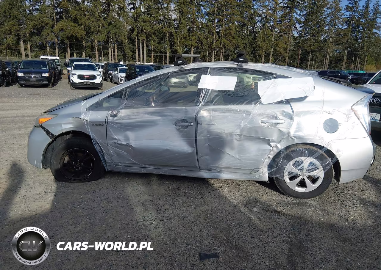 2013 Toyota Prius Two VIN:JTDKN3DU8D0355514 - 14
