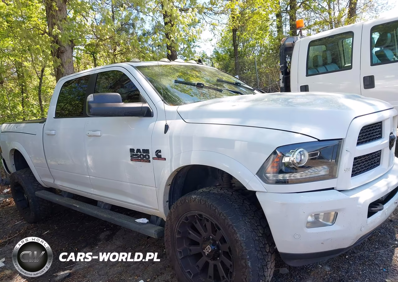 2017 Ram 2500 Laramie 4X4 6'4 Box VIN:3C6UR5FL6HG586384 - 13