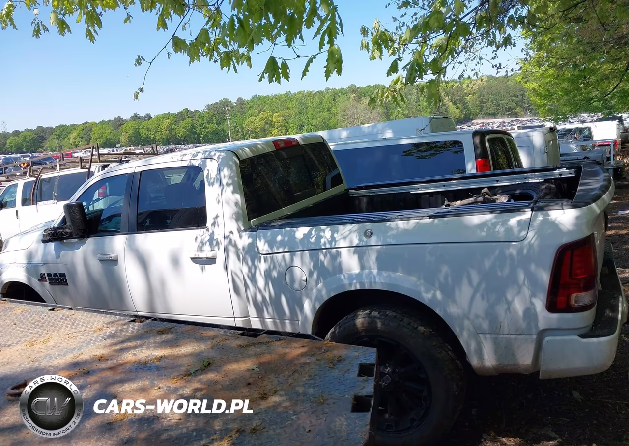 2017 Ram 2500 Laramie 4X4 6'4 Box VIN:3C6UR5FL6HG586384 - 14