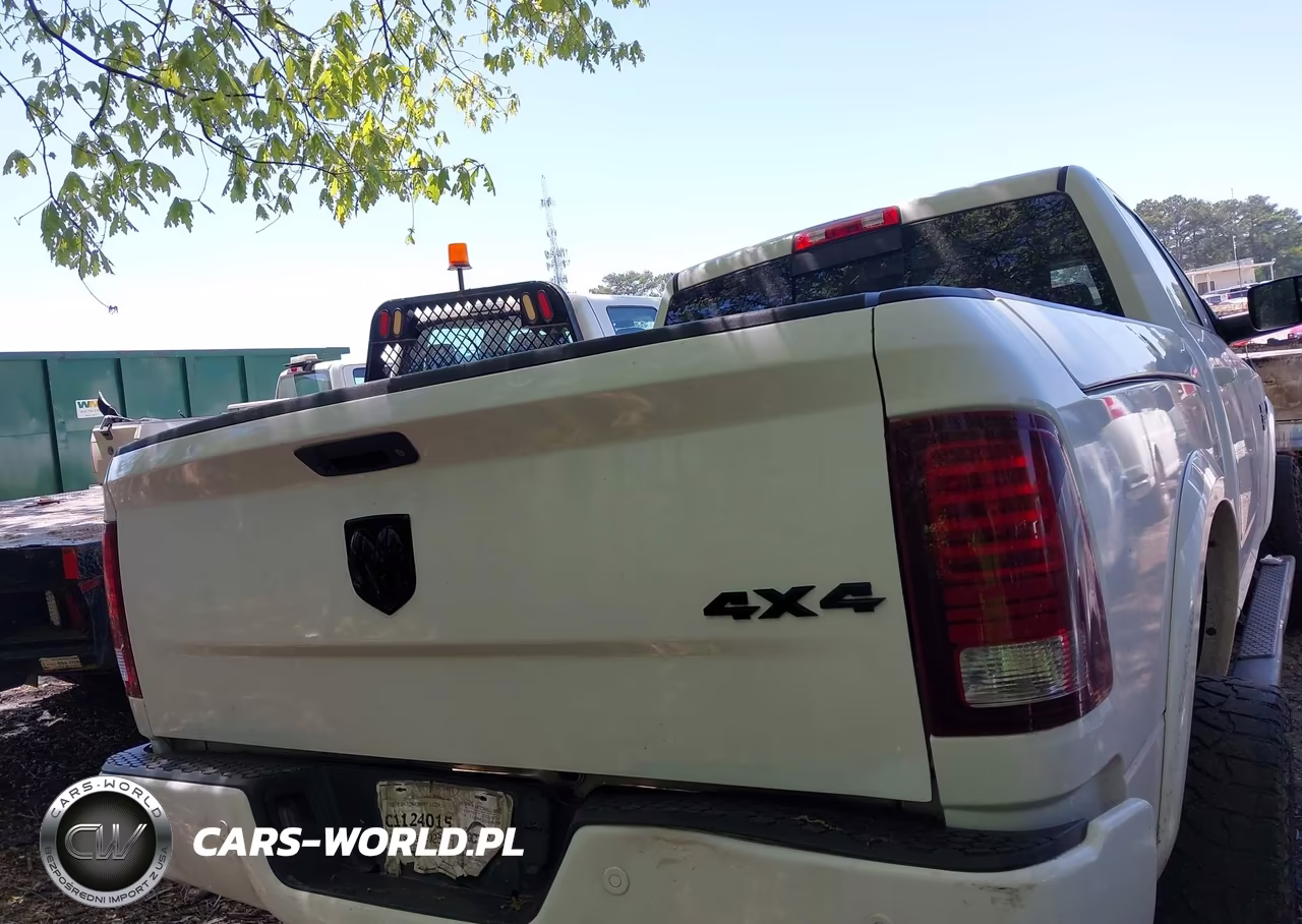 2017 Ram 2500 Laramie 4X4 6'4 Box VIN:3C6UR5FL6HG586384 - 16