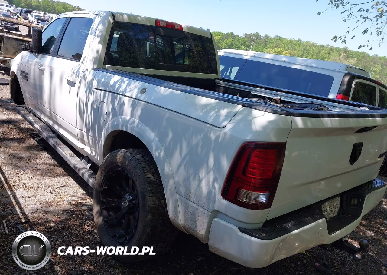 2017 Ram 2500 Laramie 4X4 6'4 Box VIN:3C6UR5FL6HG586384 - 3