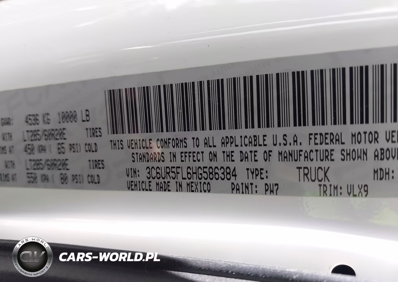 2017 Ram 2500 Laramie 4X4 6'4 Box VIN:3C6UR5FL6HG586384 - 9