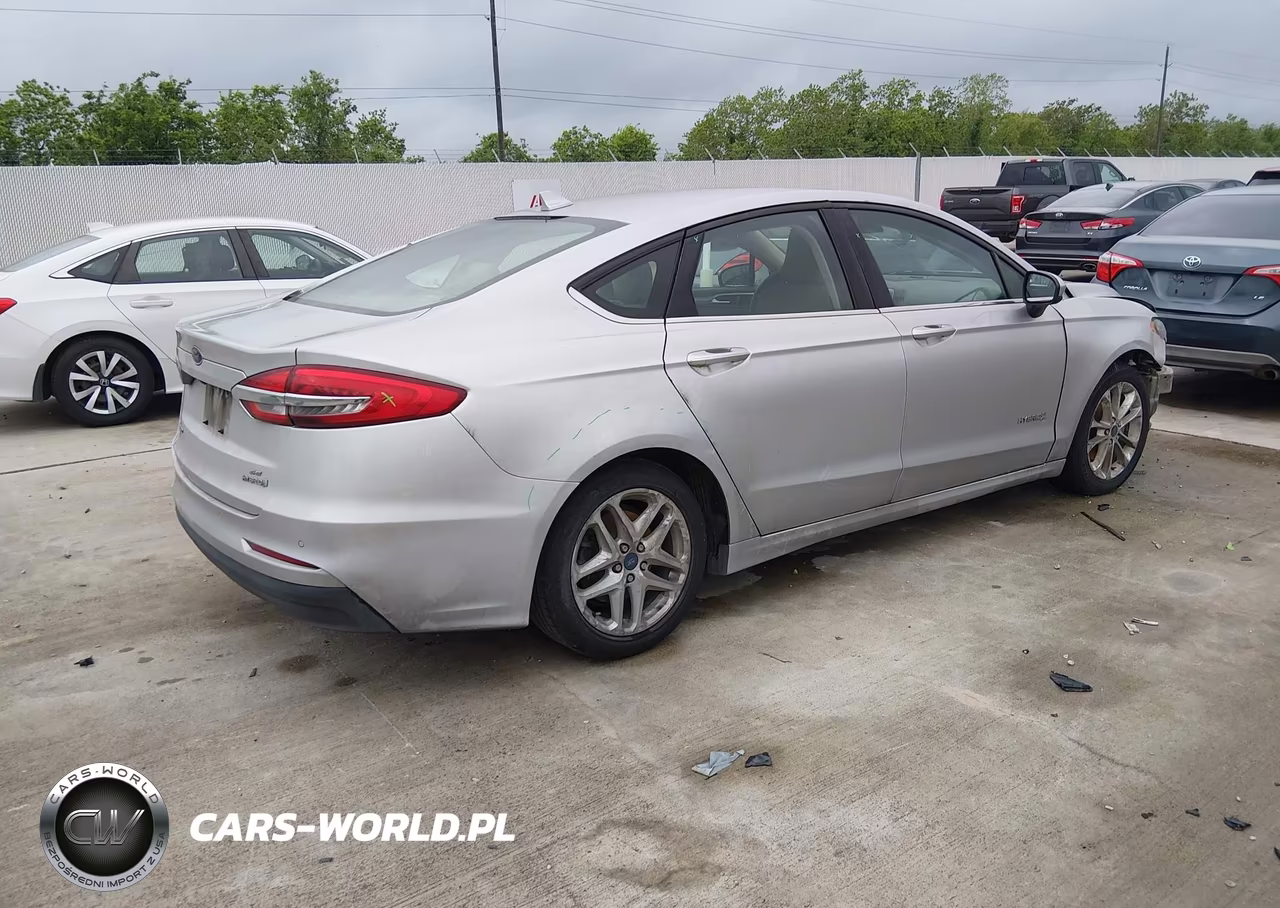 2019 Ford Fusion Hybrid Se VIN:3FA6P0LU7KR106619 - 4