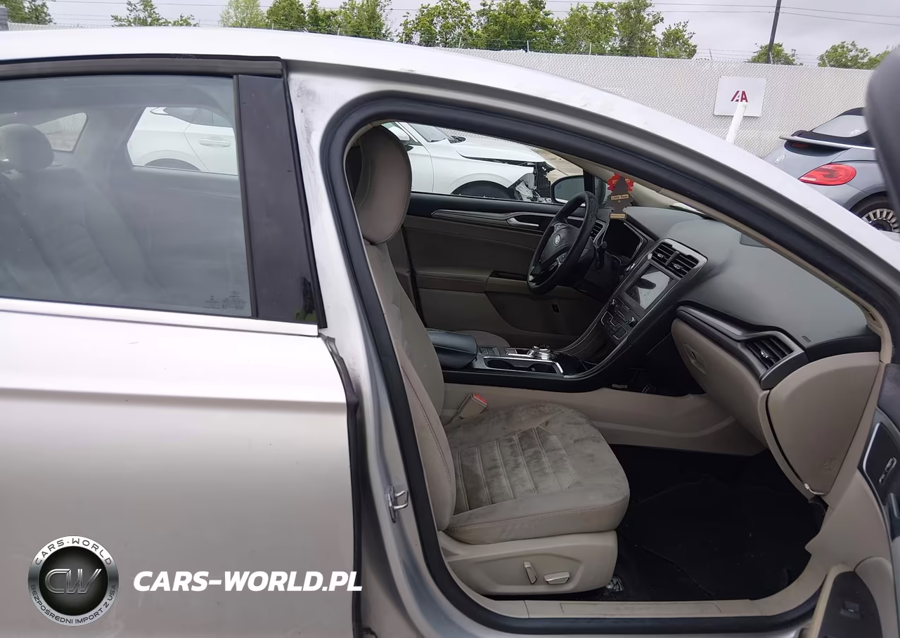 2019 Ford Fusion Hybrid Se VIN:3FA6P0LU7KR106619 - 5