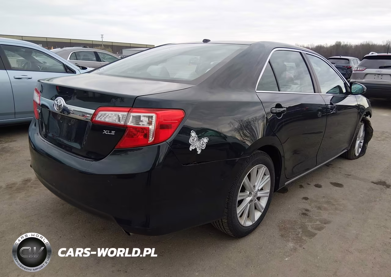 2013 Toyota Camry Xle VIN:4T4BF1FK0DR290732 - 4