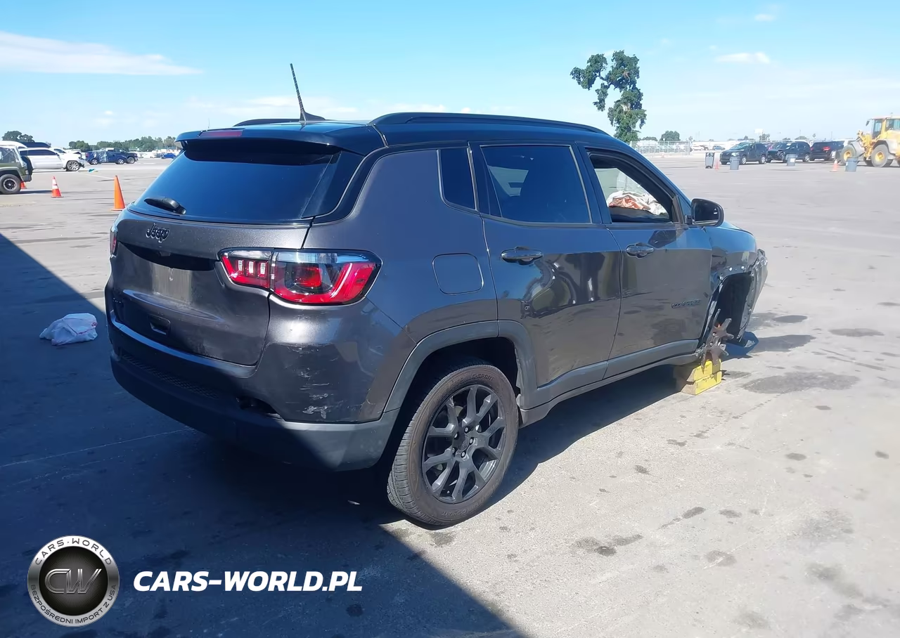 2023 Jeep Compass Altitude 4X4 VIN:3C4NJDBN3PT566332 - 4