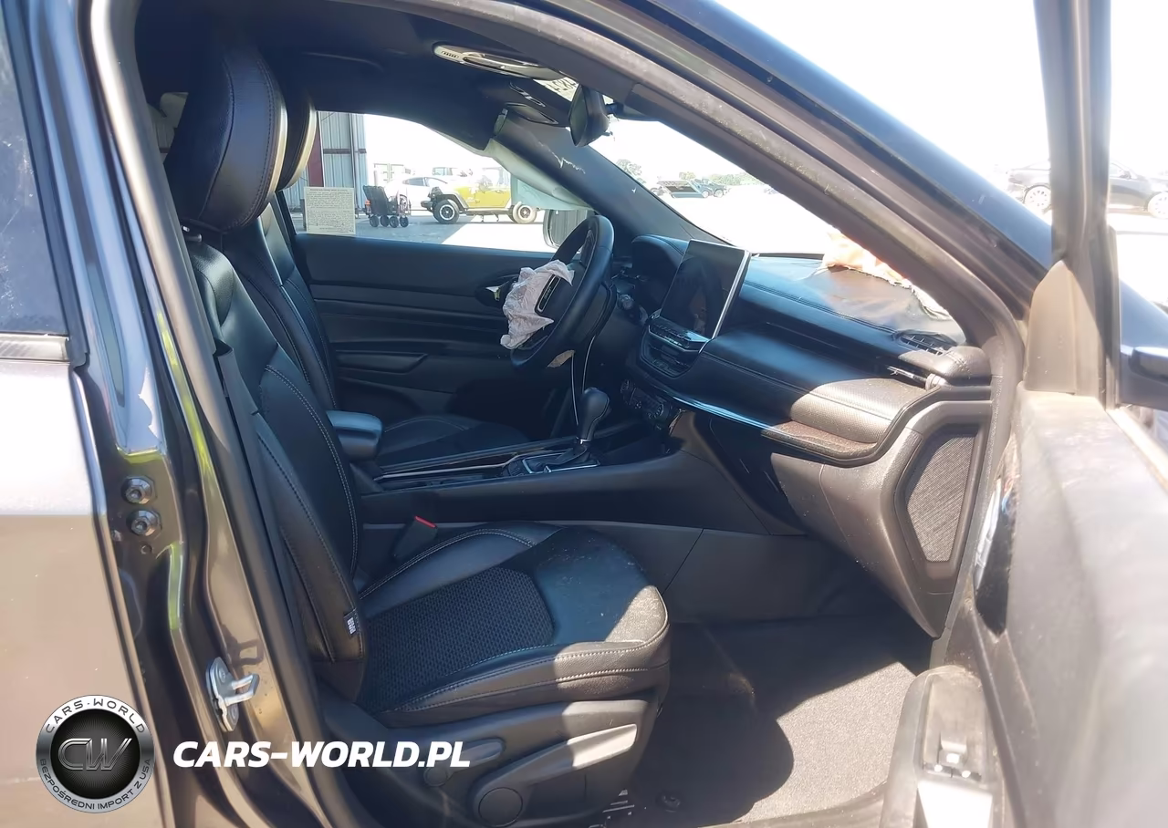 2023 Jeep Compass Altitude 4X4 VIN:3C4NJDBN3PT566332 - 5