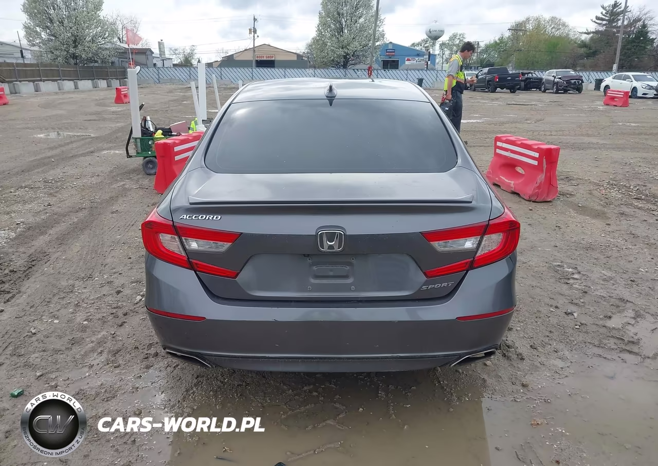 2018 Honda Accord Sport VIN:1HGCV1F32JA243926 - 16